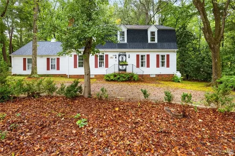 600 Candlewood Ln, Sandston, VA 23150