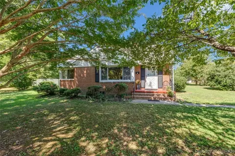6 Miller Rd, Newport News, VA 23602