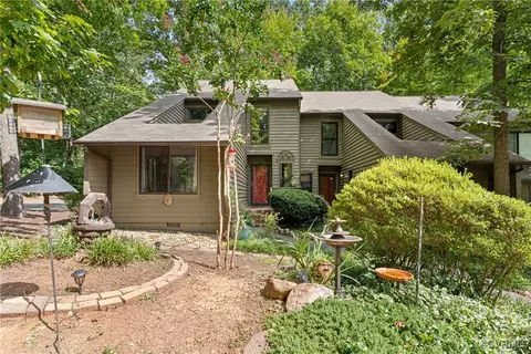 9601 Groundhog Dr, North Chesterfield, VA 23235