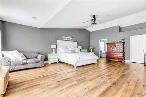 29 Glen Oak Rd, Fredericksburg, VA 22405