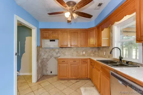 2584 Starvation Rd, Gloucester, VA 23061 photo 16