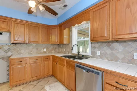 2584 Starvation Rd, Gloucester, VA 23061 photo 17