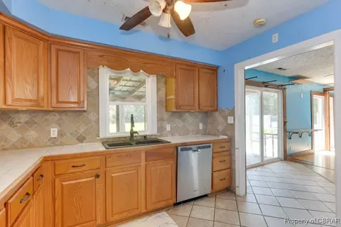2584 Starvation Rd, Gloucester, VA 23061 photo 18