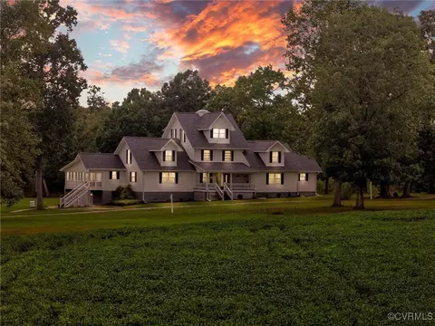 727 Eanes Rd, Kenbridge, VA 23944 photo 2