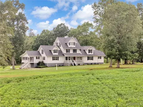 727 Eanes Rd, Kenbridge, VA 23944