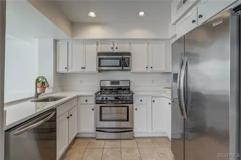 Kitchen - 51 E Lock Ln, Richmond, VA 23226 photo 1 of 3