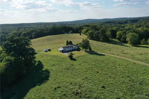288 Cole Comfort Rd, Dillwyn, VA 23936