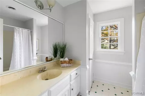 Bath - 5909 Watch Harbour Rd, Midlothian, VA 23112 photo 3 of 4