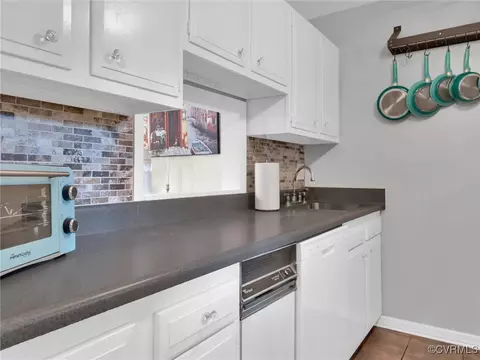 11622 E Briar Patch Dr, Midlothian, VA 23113 photo 9