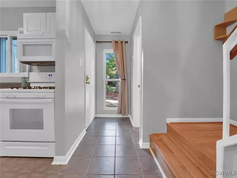 11622 E Briar Patch Dr, Midlothian, VA 23113 photo 2