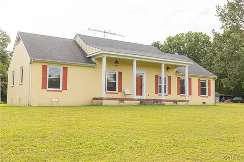 17106 Napier Dr, Doswell, VA 23047