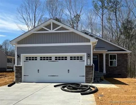 263 Grace Hl, Kilmarnock, VA 22482