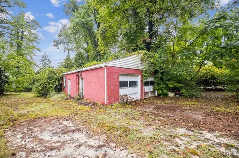 Exterior - 5754 York Haven Ln, Gloucester, VA 23061 photo 3 of 4