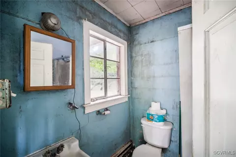 Bath - 5754 York Haven Ln, Gloucester, VA 23061 photo 1 of 1