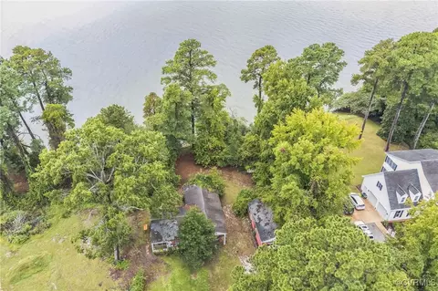 View/Area - 5754 York Haven Ln, Gloucester, VA 23061 photo 3 of 4