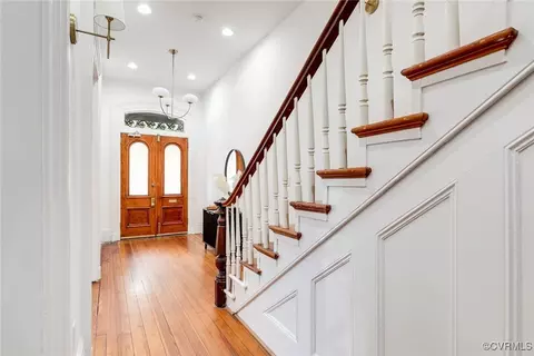 Entry Way - 10 E Clay St, Richmond, VA 23219 photo 2 of 3