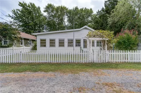 156 4th St, Colonial Beach, VA 22443