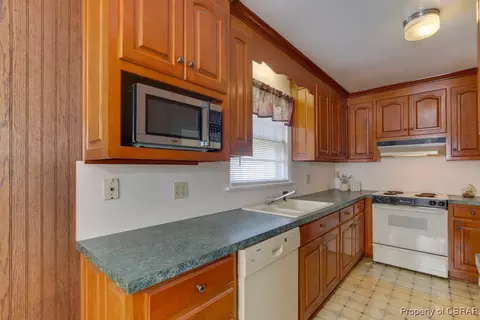 3204 W Weaver Rd, Hampton, VA 23666 photo 12