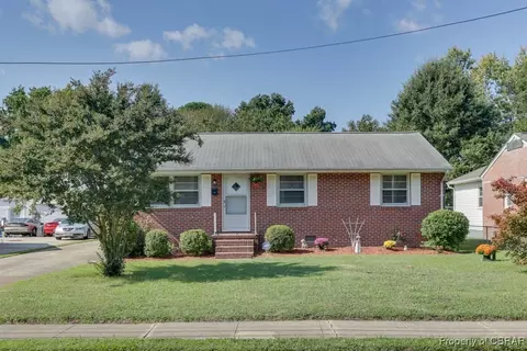 3204 W Weaver Rd, Hampton, VA 23666 photo 2