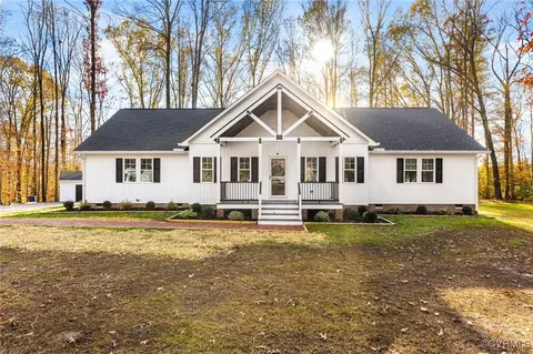 16217 Avalon Woods Dr, Montpelier, VA 23192