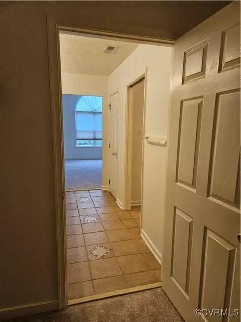Entry Way - 1315 Tannery Cir, Midlothian, VA 23113 photo 3 of 5