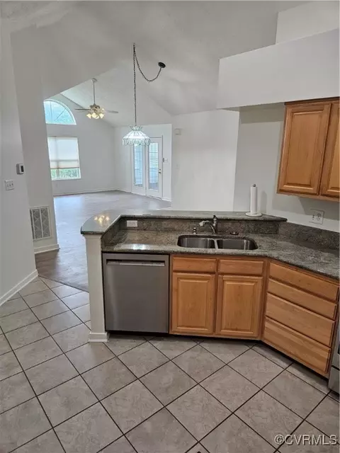 Kitchen - 1315 Tannery Cir, Midlothian, VA 23113 photo 2 of 3