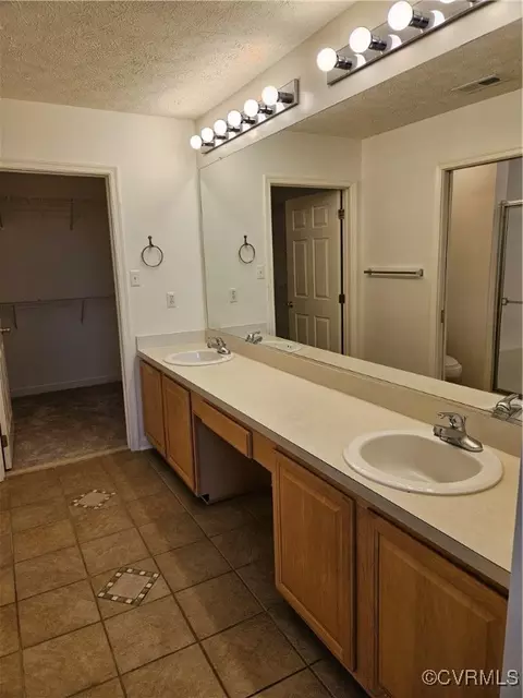 Bath - 1315 Tannery Cir, Midlothian, VA 23113 photo 1 of 3