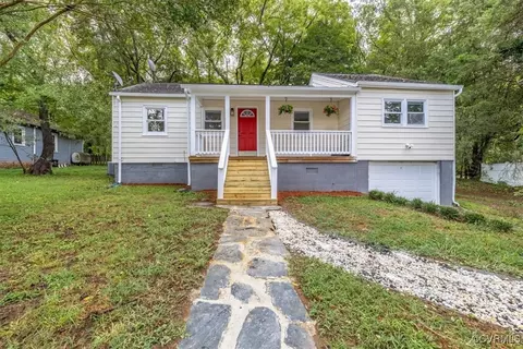 210 A St, Farmville, VA 23901