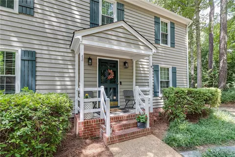 Exterior - 2913 Fox Chase Dr, Midlothian, VA 23112 photo 4 of 7