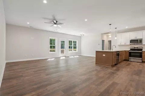 Living - 5909 Mill Race Pl, Gloucester, VA 23061 photo 2 of 6