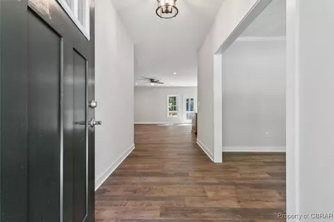 Entry Way - 5909 Mill Race Pl, Gloucester, VA 23061 photo 2 of 4