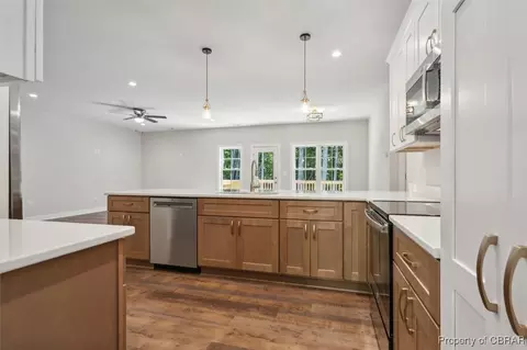 Kitchen - 5909 Mill Race Pl, Gloucester, VA 23061 photo 3 of 4