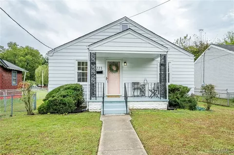 223 Elm St, Petersburg, VA 23803