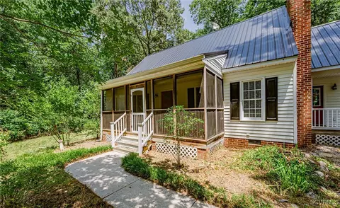 32 Mayfair Trce, Aylett, VA 23009
