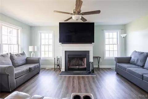 226 Pointers Dr, West Point, VA 23181 photo 4