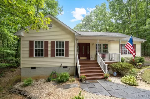 334 Hummingbird Rd, Scottsville, VA 24590