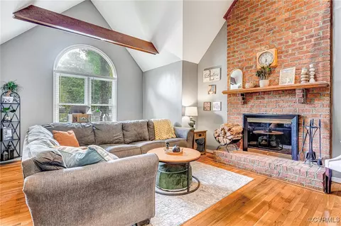 Living - 7011 Spring Trace Ter, Midlothian, VA 23112 photo 2 of 4