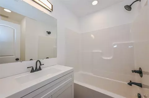 Bath - 315 Riverside Dr, Lanexa, VA 23089 photo 2 of 5