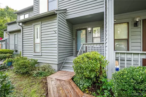 9729 Groundhog Dr, Richmond, VA 23235