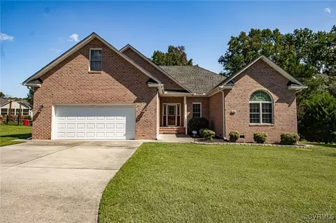 3801 Greystone Dr, Hopewell, VA 23860
