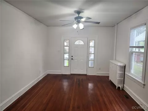 Living - 7 E Blake Ln, Richmond, VA 23224 photo 1 of 3