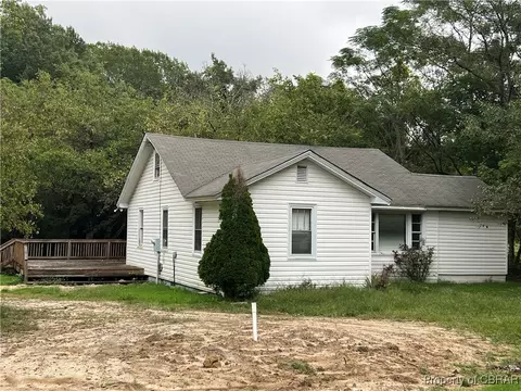997 Barricks Mill Rd, Topping, VA 23169