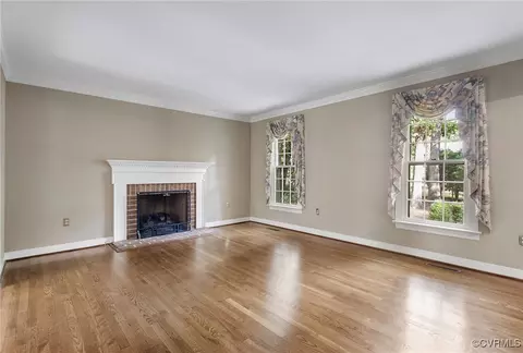 Living - 2220 Heathland Dr, Midlothian, VA 23113 photo 4 of 5