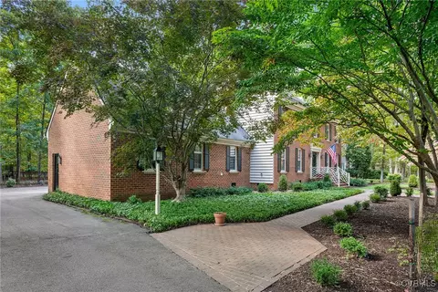 Exterior - 2220 Heathland Dr, Midlothian, VA 23113 photo 2 of 7