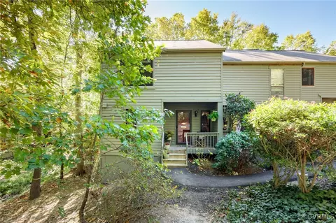 9501 Groundhog Dr, North Chesterfield, VA 23235