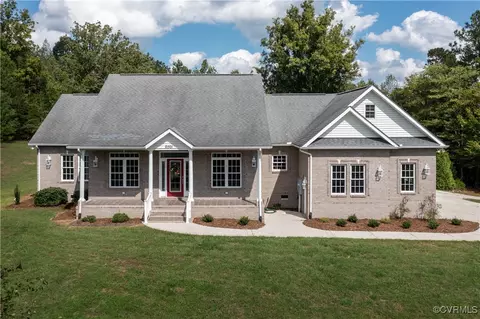 2001 Louise St, Farmville, VA 23901