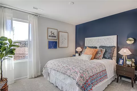 Bedroom - 219 Poplar Forest Ct, Aylett, VA 23009 photo 6 of 9