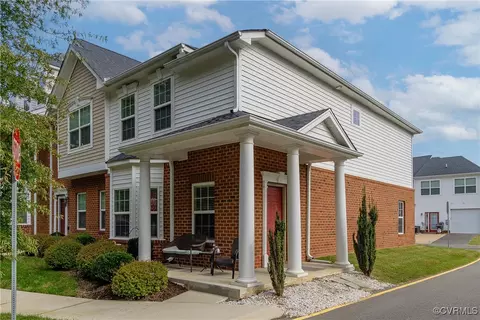 7380 Pebble Lake Dr, Mechanicsville, VA 23111