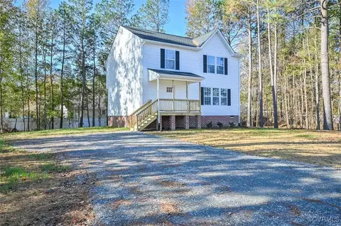 727 Lake Caroline Dr, Ruther Glen, VA 22546