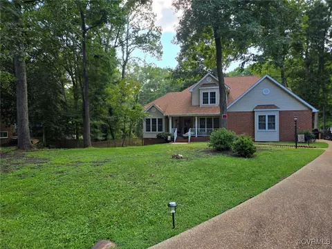 12906 Silver Crest Rd, Chester, VA 23831